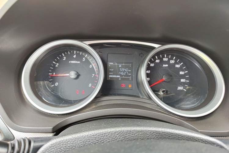 Used Wuling Hongguang 2019 1.5L S Comfort Edition China VI LAR Instrument Cluster