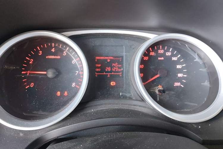 Used Wuling Hongguang 2019 1.5L S Standard Version China VI LAR Instrument Cluster
