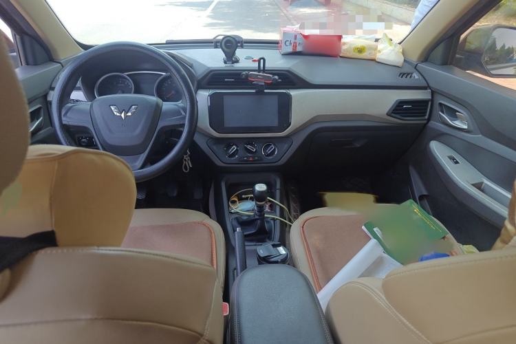 Used Wuling Hongguang 2019 1.5L S Comfort Edition China VI LAR Interior 2
