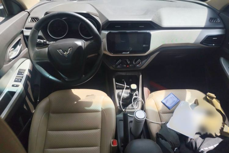 Used Wuling Hongguang 2019 1.5L S Comfort Edition China VI LAR Interior 2