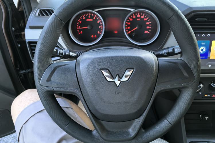 Used Wuling Hongguang 2019 1.5L S Standard Version China VI LAR Interior 3