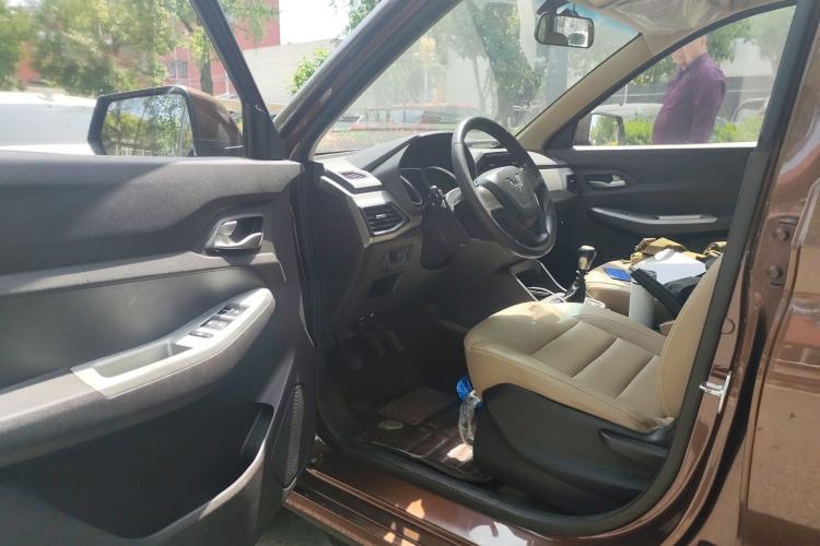 Used Wuling Hongguang 2019 1.5L S Comfort Edition China VI LAR Interior 3