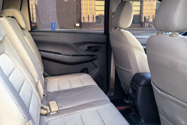 Used Wuling Hongguang 2019 1.5L S Standard Version China VI LAR Interior 5