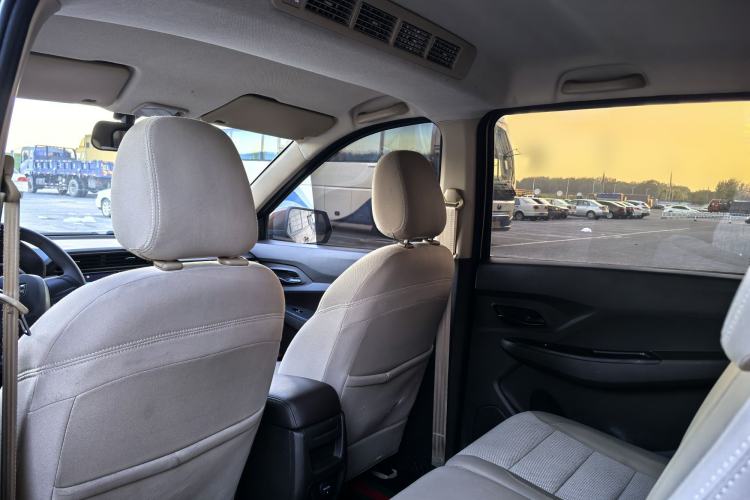 Used Wuling Hongguang 2019 1.5L S Standard Version China VI LAR Interior 7