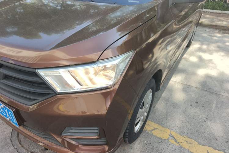 Used Wuling Hongguang 2019 1.5L S Basic Version China VI Standard LAR Left Front Headlight