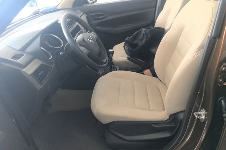 Used Wuling Hongguang 2019 1.5L S Standard Version China VI LAR Left Front Seat