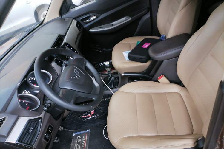 Used Wuling Hongguang 2019 1.5L S Comfort Edition China VI LAR Left Front Seat