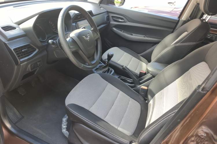 Used Wuling Hongguang 2019 1.5L S Basic Version China VI Standard LAR Left Front Seat