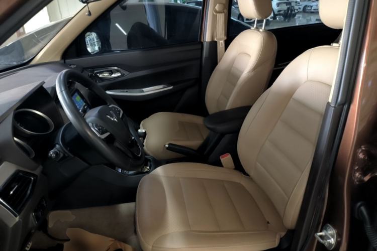 Used Wuling Hongguang 2019 1.5L S Comfort Edition China VI LAR Left Front Seat