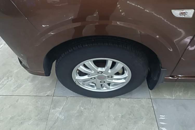 Used Wuling Hongguang 2019 1.5L S Standard Version China VI LAR Left Front Wheel Hub