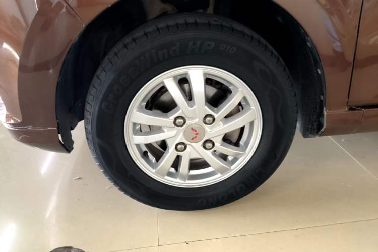 Used Wuling Hongguang 2019 1.5L S Comfort Edition China VI LAR Left Front Wheel Hub