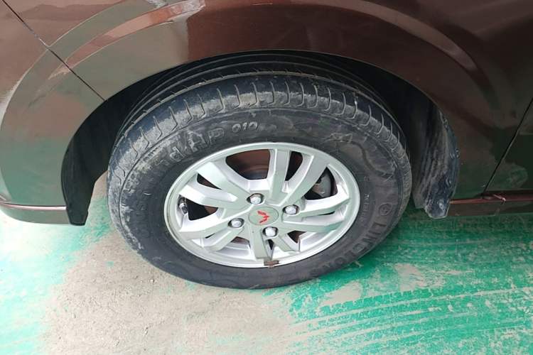 Used Wuling Hongguang 2019 1.5L S Standard Version China VI LAR Left Front Wheel Hub