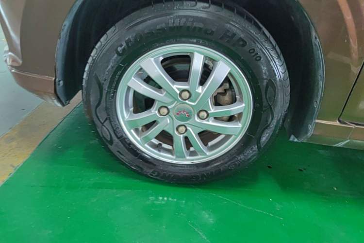 Used Wuling Hongguang 2019 1.5L S Comfort Edition China VI LAR Left Front Wheel Hub