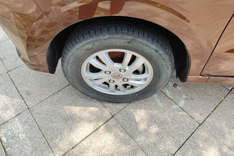 Used Wuling Hongguang 2019 1.5L S Comfort Edition China VI LAR Left Front Wheel Hub