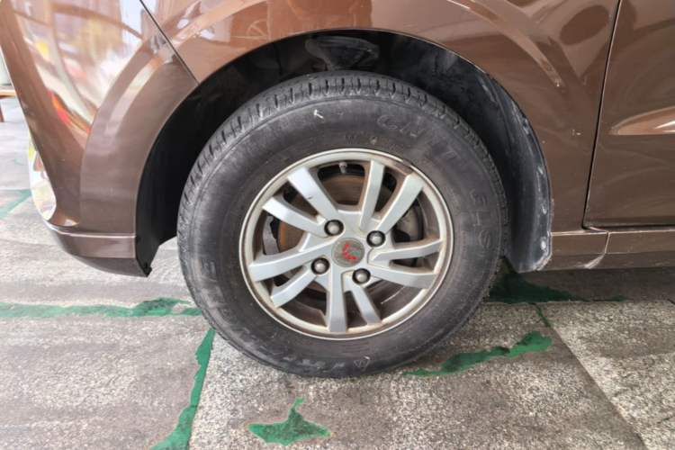 Used Wuling Hongguang 2019 1.5L S Standard Version China VI LAR Left Front Wheel Hub