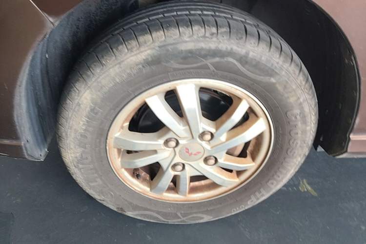 Used Wuling Hongguang 2019 1.5L S Standard Version China VI LAR Left Front Wheel Hub