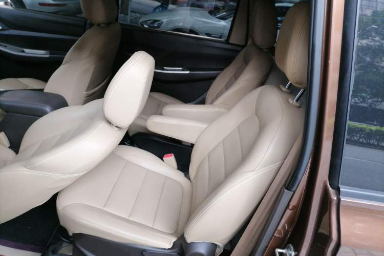Used Wuling Hongguang 2019 1.5L S Comfort Edition China VI LAR Left Rear Seat