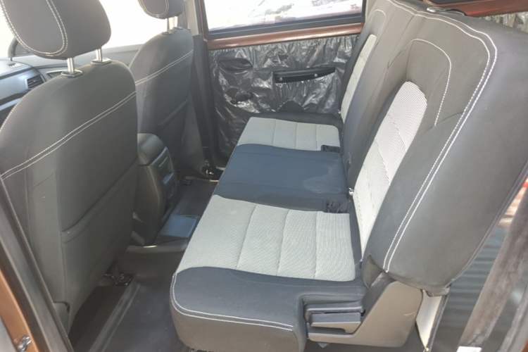 Used Wuling Hongguang 2019 1.5L S Basic Version China VI Standard LAR Left Rear Seat