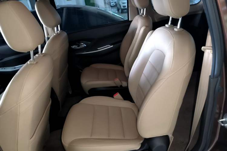Used Wuling Hongguang 2019 1.5L S Comfort Edition China VI LAR Left Rear Seat