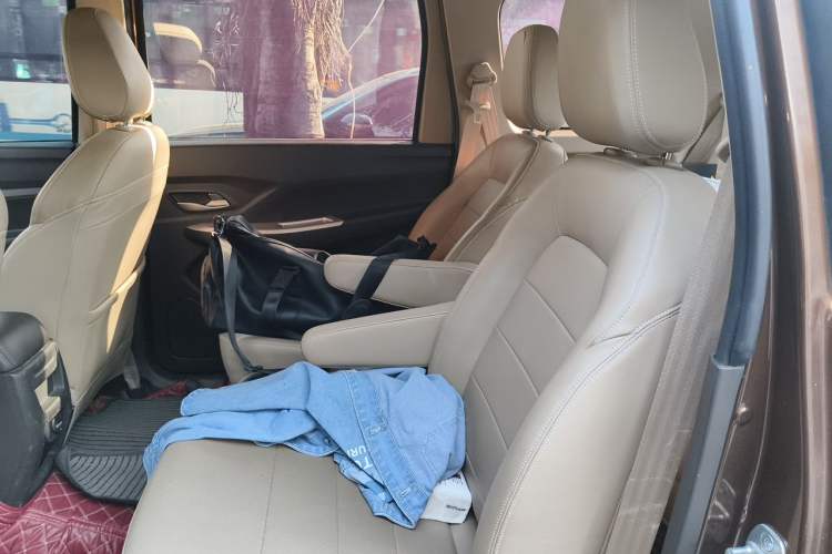 Used Wuling Hongguang 2019 1.5L S Comfort Edition China VI LAR Left Rear Seat