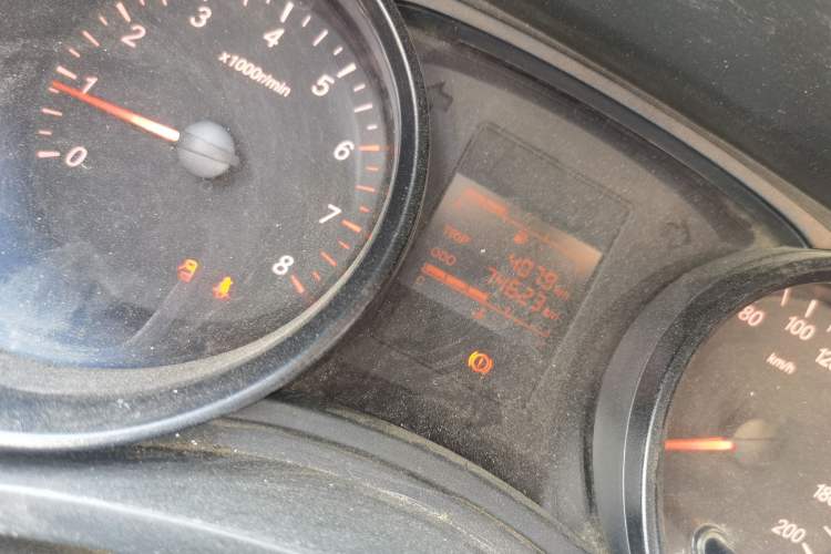 Used Wuling Hongguang 2019 1.5L S Basic Version China VI Standard LAR Odometer Close Up