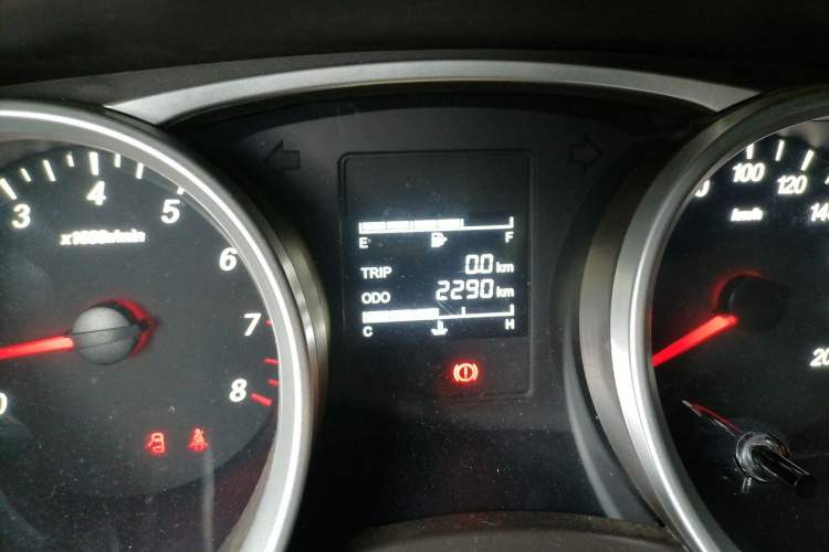 Used Wuling Hongguang 2019 1.5L S Comfort Edition China VI LAR Odometer Close Up