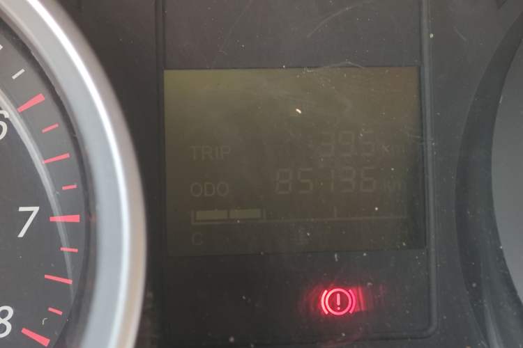 Used Wuling Hongguang 2019 1.5L S Base Version L2B Odometer Close Up