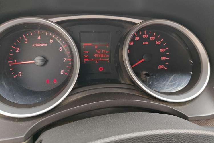 Used Wuling Hongguang 2019 1.5L S Standard Version China VI LAR Odometer Close Up