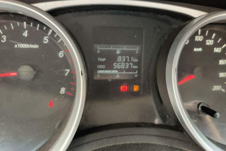 Used Wuling Hongguang 2019 1.5L S Comfort Edition China VI LAR Odometer Close Up