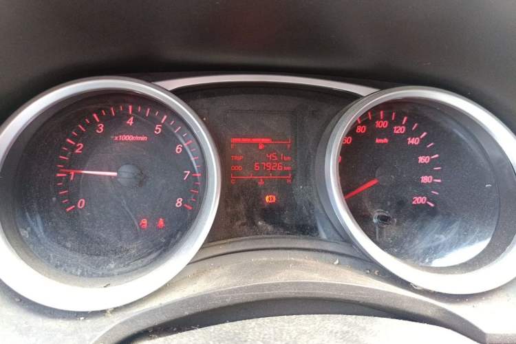 Used Wuling Hongguang 2019 1.5L S Standard Version China VI LAR Odometer Close Up