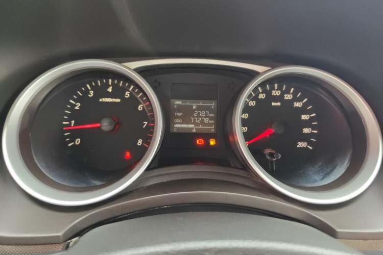 Used Wuling Hongguang 2019 1.5L S Comfort Edition China VI LAR Odometer Close Up