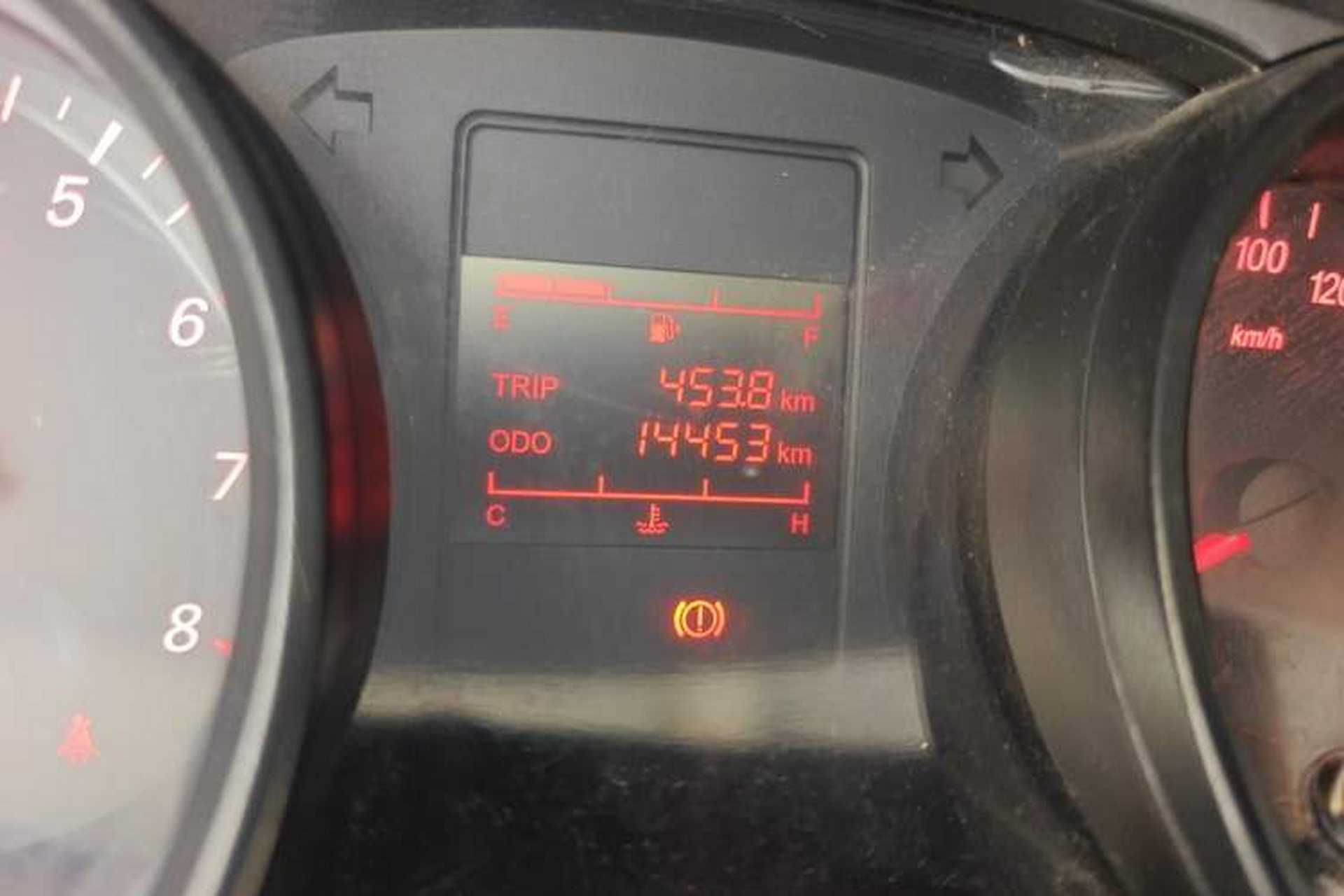 Used Wuling Hongguang 2019 1.5L S Basic Version China VI Standard LAR Odometer Close Up