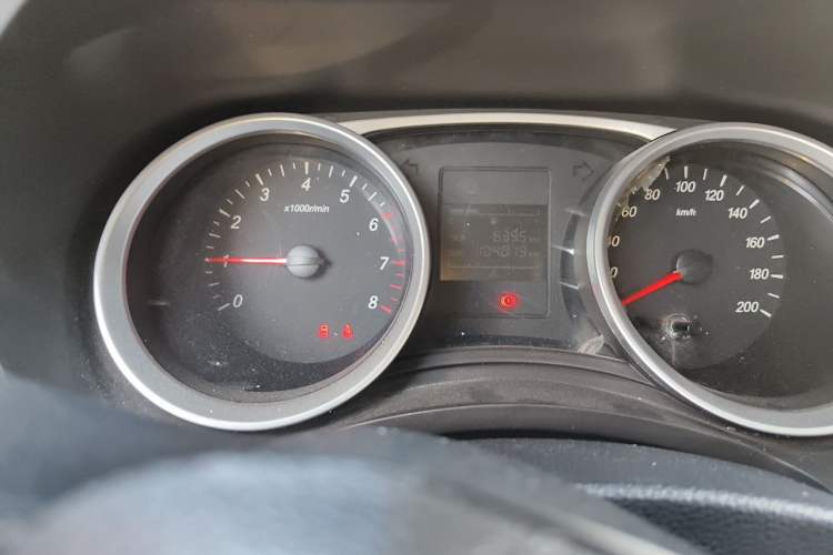 Used Wuling Hongguang 2019 1.5L S Comfort Edition China VI LAR Odometer Close Up