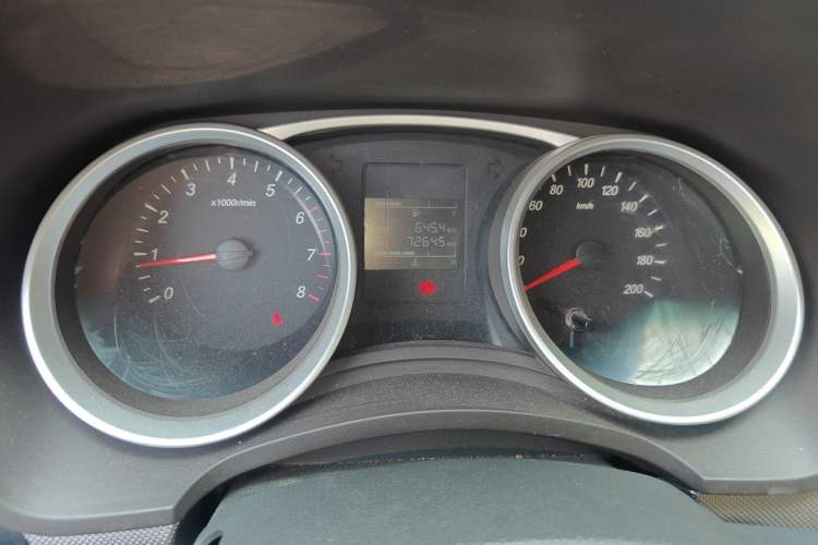 Used Wuling Hongguang 2019 1.5L S Comfort Edition China VI LAR Odometer Close Up