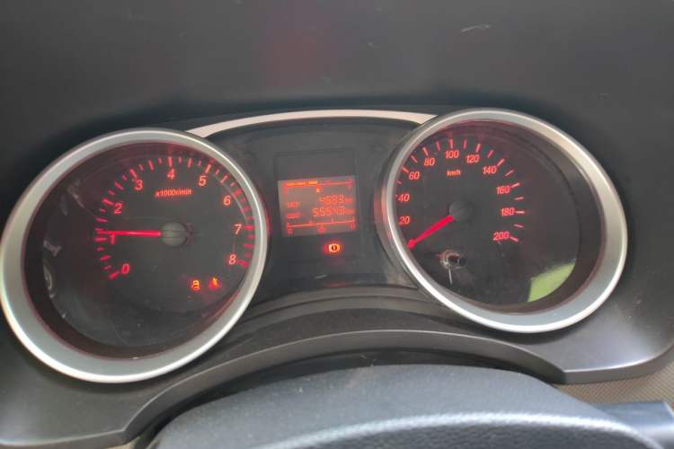 Used Wuling Hongguang 2019 1.5L S Standard Version China VI LAR Odometer Close Up