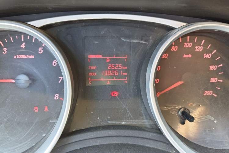 Used Wuling Hongguang 2019 1.5L S Standard Version China VI LAR Odometer Close Up