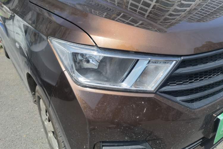 Used Wuling Hongguang 2019 1.5L S Basic Version China VI Standard LAR Right Front Headlight