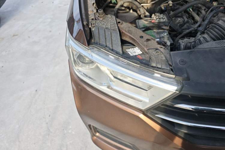Used Wuling Hongguang 2019 1.5L S Base Version L2B Right Front Headlight