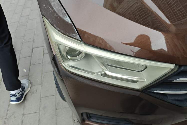 Used Wuling Hongguang 2019 1.5L S Standard Version China VI LAR Right Front Headlight