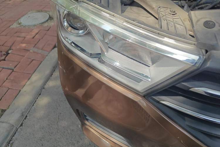 Used Wuling Hongguang 2019 1.5L S Comfort Edition China VI LAR Right Front Headlight