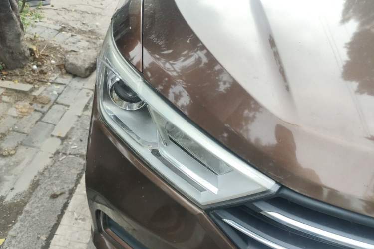 Used Wuling Hongguang 2019 1.5L S Comfort Edition China VI LAR Right Front Headlight