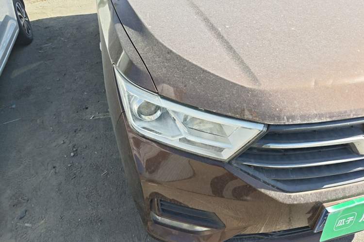 Used Wuling Hongguang 2019 1.5L S Standard Version China VI LAR Right Front Headlight