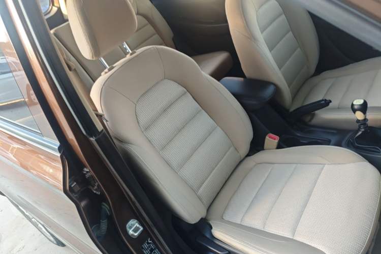 Used Wuling Hongguang 2019 1.5L S Standard Version China VI LAR Right Front Seat