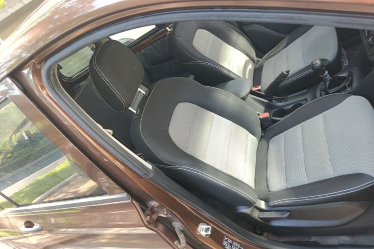 Used Wuling Hongguang 2019 1.5L S Basic Version China VI Standard LAR Right Front Seat