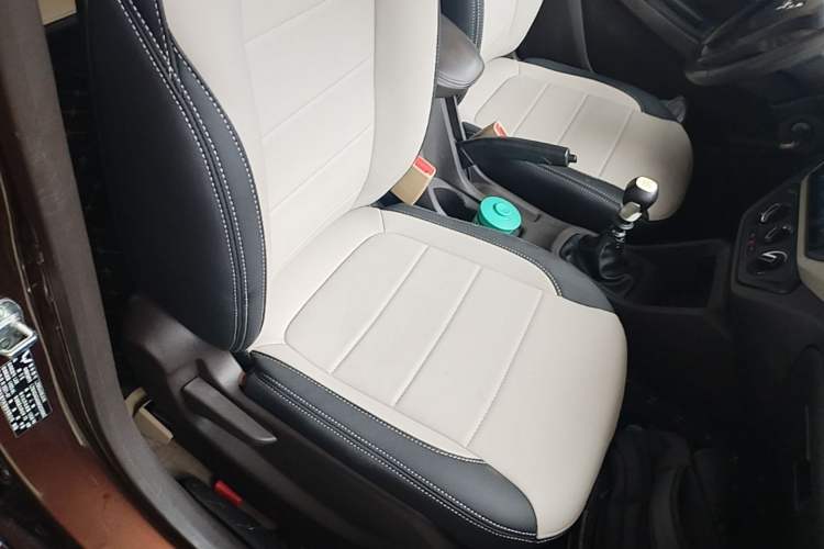 Used Wuling Hongguang 2019 1.5L S Standard Version China VI LAR Right Front Seat