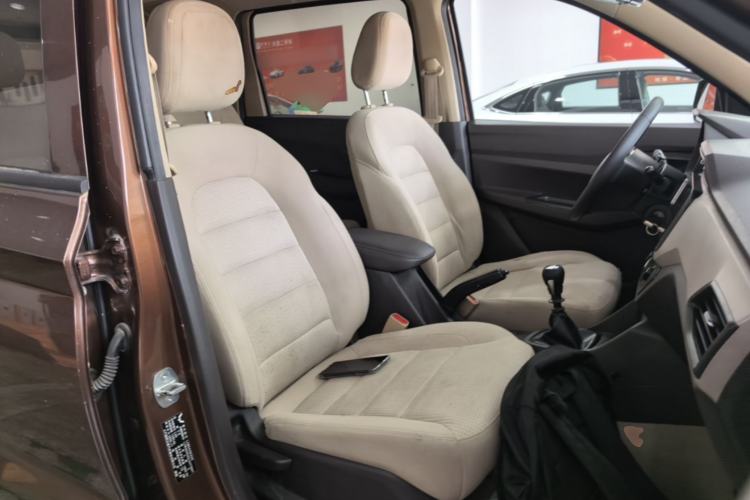 Used Wuling Hongguang 2019 1.5L S Standard Version China VI LAR Right Front Seat
