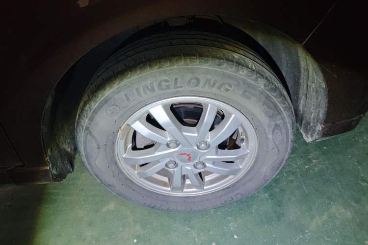 Used Wuling Hongguang 2019 1.5L S Standard Version China VI LAR Right Front Wheel Hub