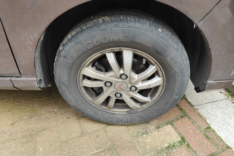 Used Wuling Hongguang 2019 1.5L S Standard Version China VI LAR Right Front Wheel Hub