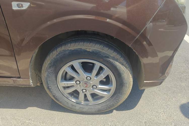 Used Wuling Hongguang 2019 1.5L S Standard Version China VI LAR Right Front Wheel Hub