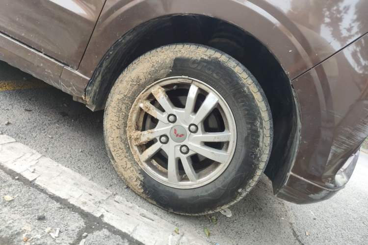 Used Wuling Hongguang 2019 1.5L S Comfort Edition China VI LAR Right Front Wheel Hub